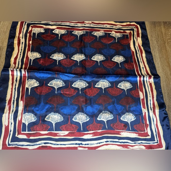 Vintage Silk Scarf Handkerchief Red White Blue - Picture 3 of 5